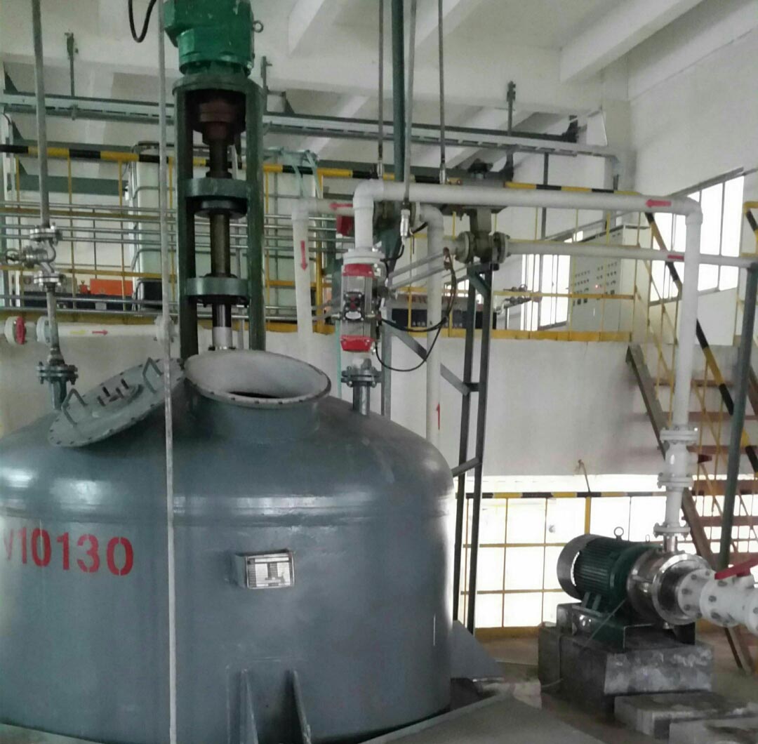 自動(dòng)多級吸式料液乳化混合機(jī)的具備特點(diǎn)